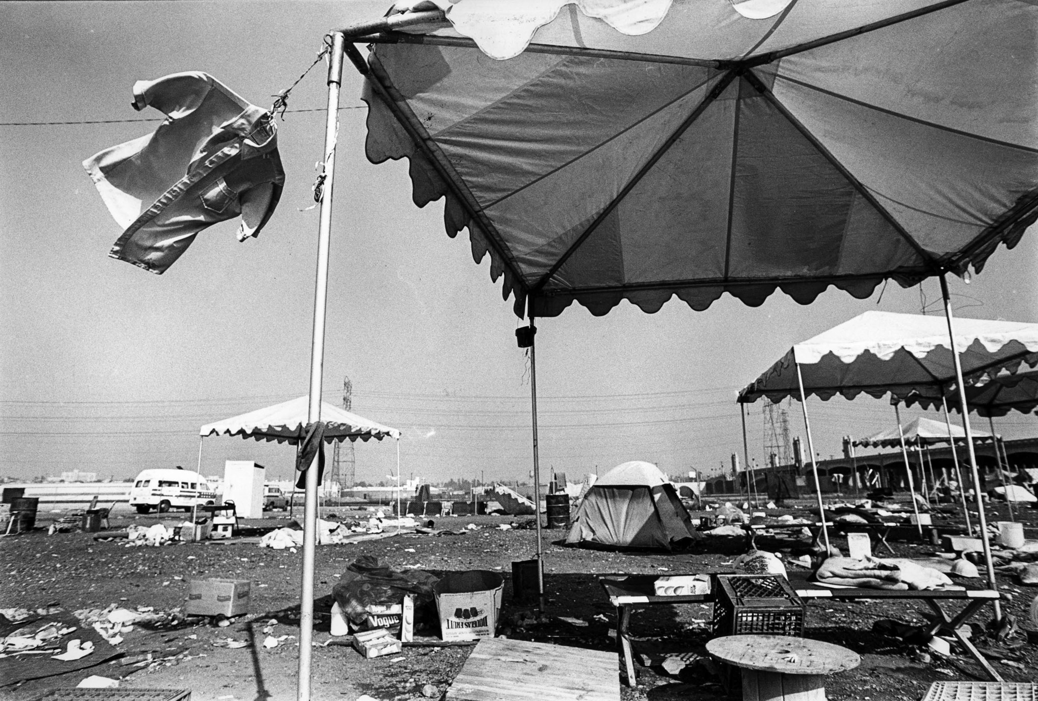 Sep. 23, 1987: Shirt flaps in the breeze after Urban Campground is closed. This photo appeared in th