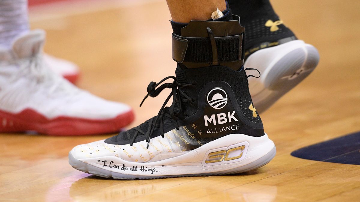 stephen curry shoes that he wears in games