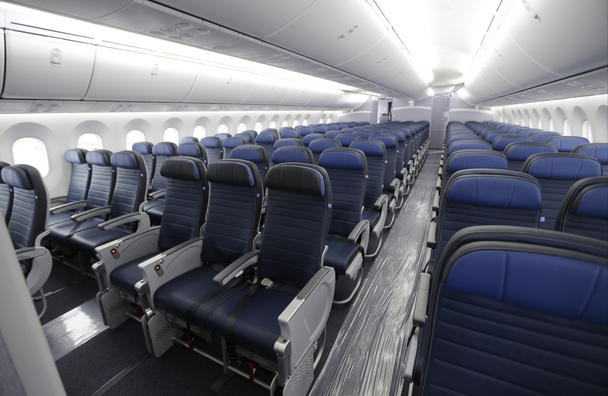 Airlines getting more aggressive about selling seat assignments