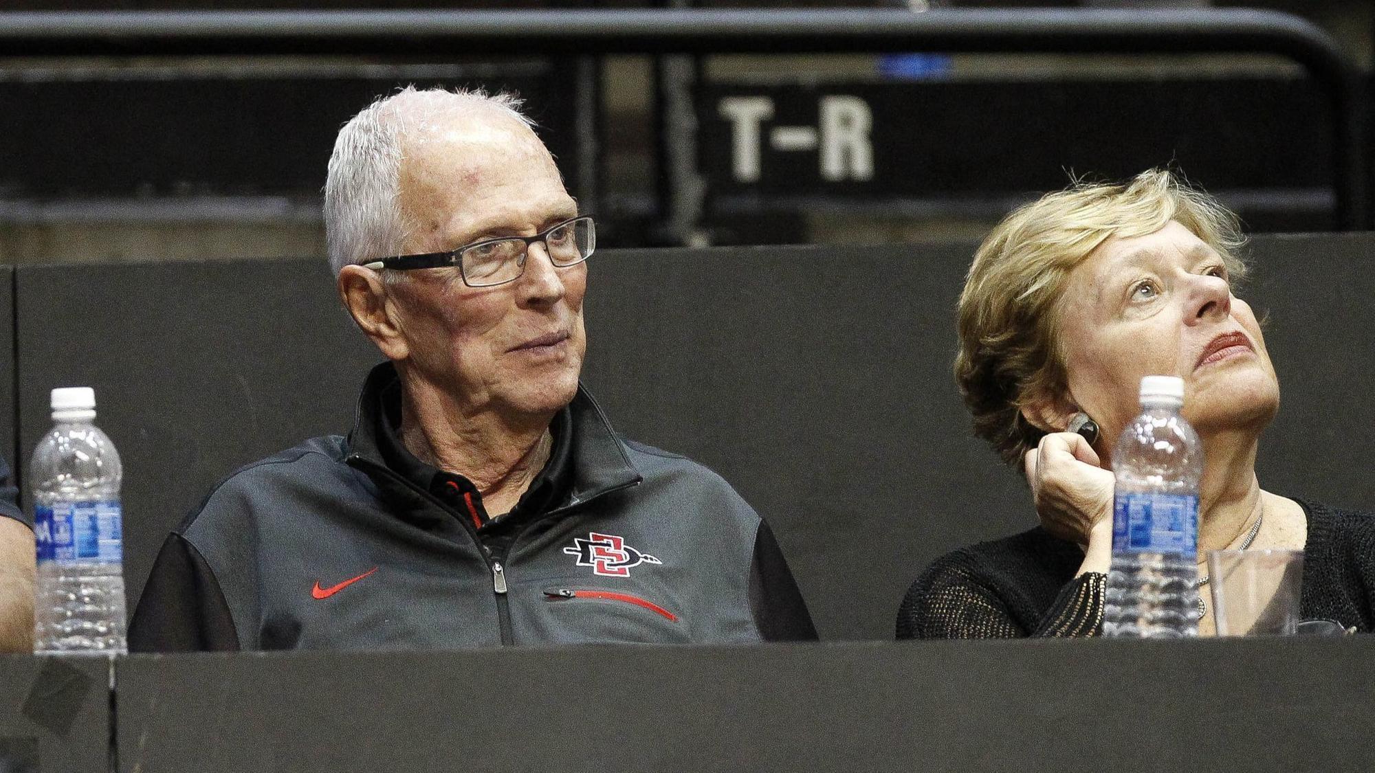 Is the day nearing when Michigan will properly acknowledge Steve Fisher? - The San ...2000 x 1125