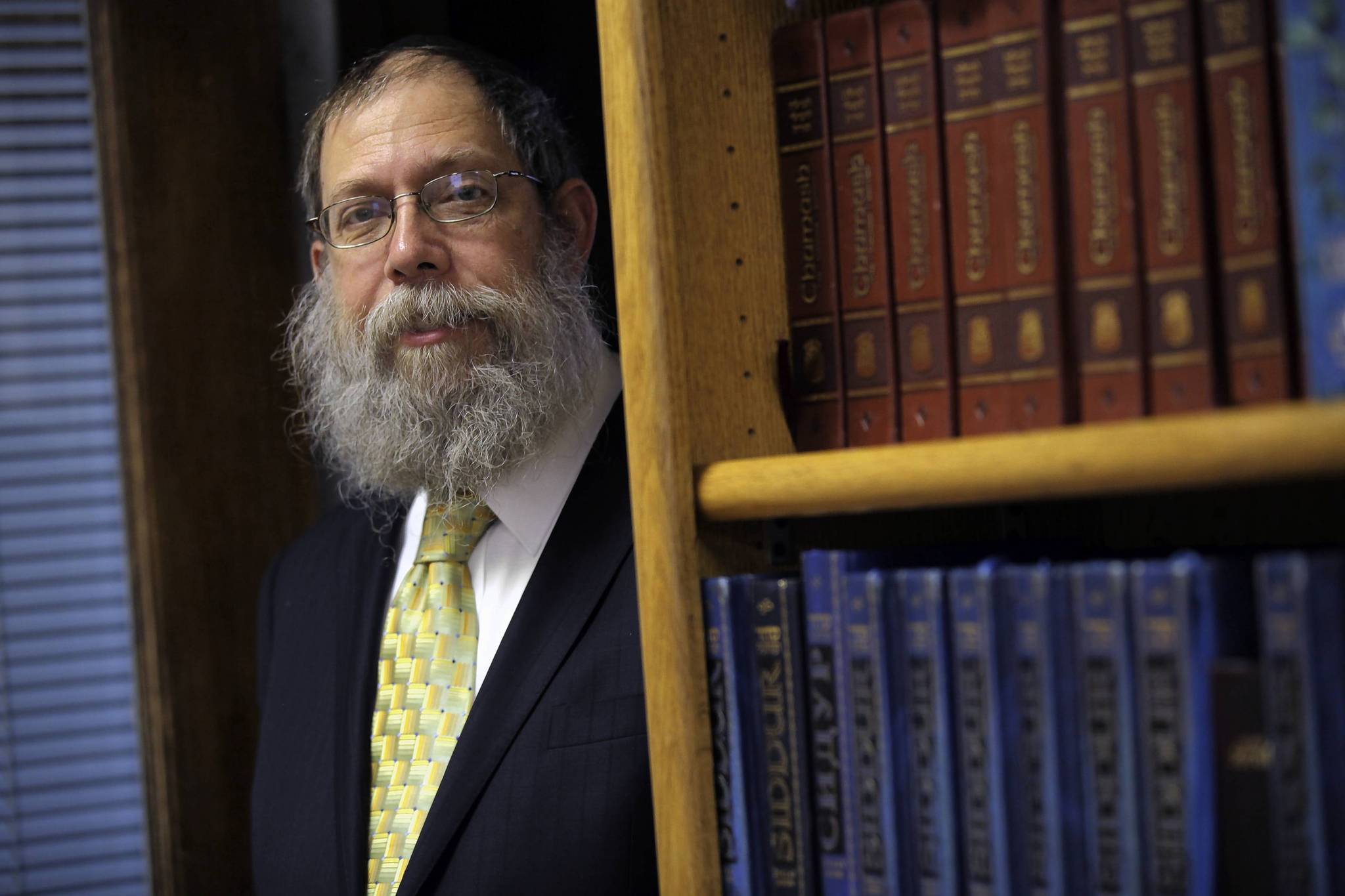 Rabbi battles Northwestern - Chicago Tribune