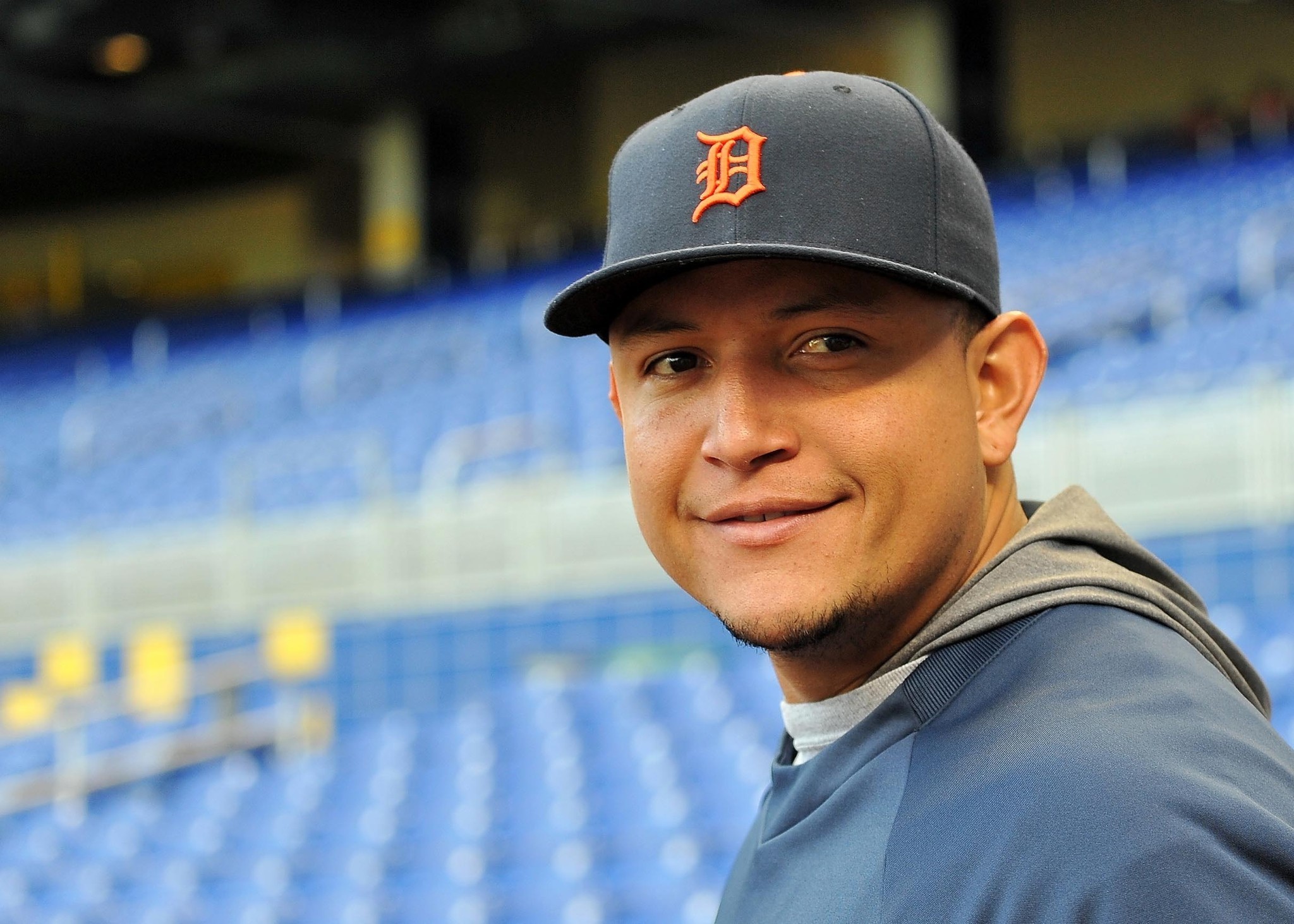 Miguel Cabrera warmly received in first game against Miami Marlins - Sun Sentinel