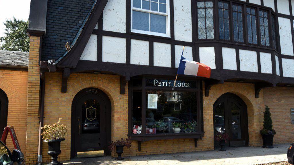 Petit Louis Bistro still draws crowds to Roland Park for classy French cuisine - Baltimore Sun