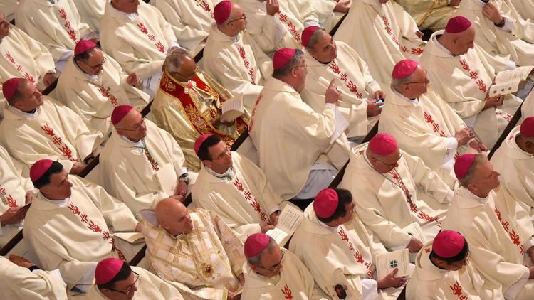La crisis de abuso sexual en los niveles más altos de la iglesia católica de los EE. UU. Domina la agenda en la reunión de obispos en Baltimore