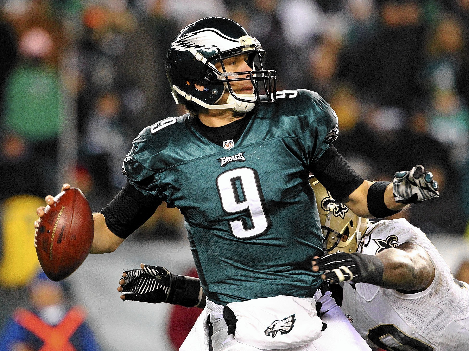 Foles' emergence at quarterback makes Eagles sweat less in offseason