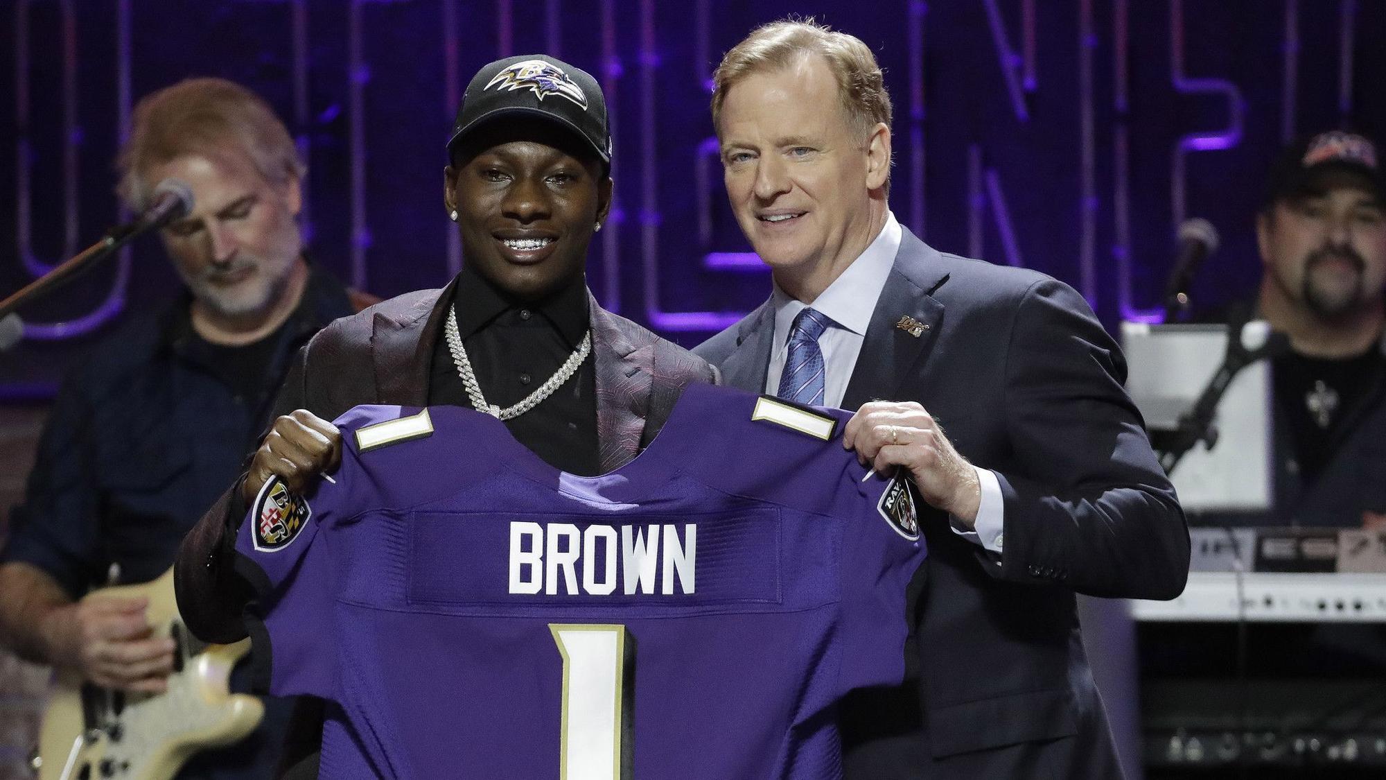 Ravens trade No. 22 overall draft pick to Eagles for No. 25, two other ...