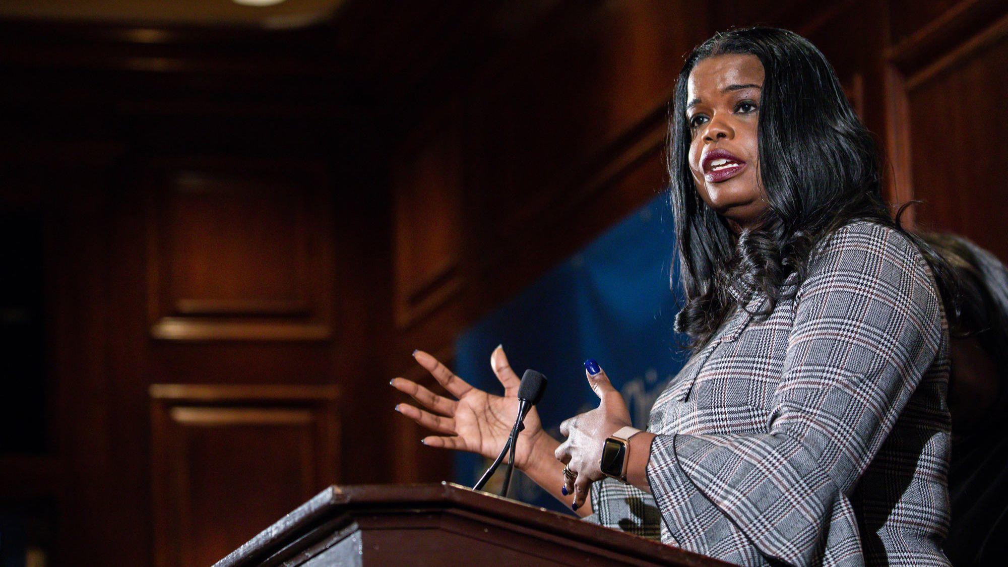 Kim Foxx opposes appointing special prosecutor to look into dismissal of charges ...